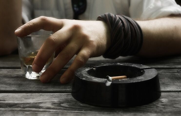 Le tabagisme et l'alcool comme causes de prostatite